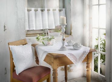 Tischdecke in Weiß mit Häkel